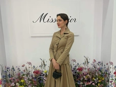 Автомобиль в подарок и признания Милохину. Евгения Медведева отметила 22-летие