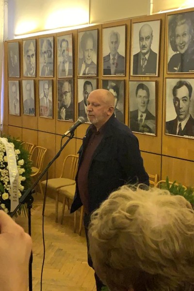 Сергей Новожилов прочел речь в память об Ирине Цывиной