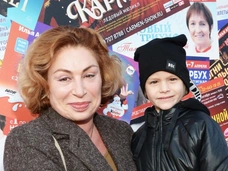 «У нас их тут более ста!»: как мама Тимати объясняет внучке постоянную смену женщин рэпера