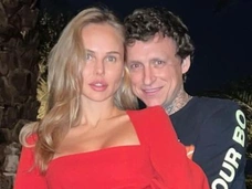 Мамаева пишет, что у жены Павла могут отнять сына, а Черкасов ответил, уедет ли из России. Соцсети звезд