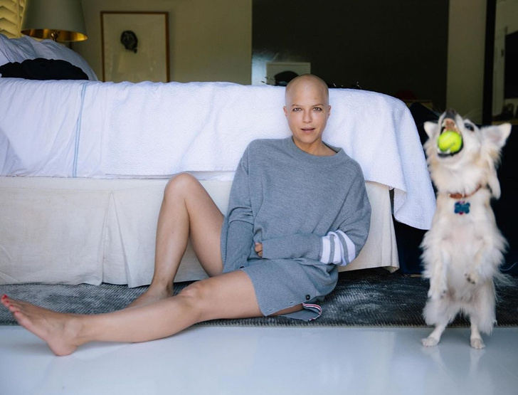 Лысая, но модная Сэльма Блэр впервые появилась на публике после тяжелой химиотерапии