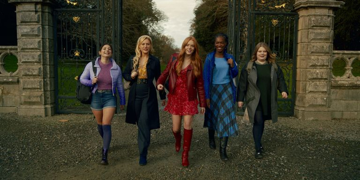 Фанаты негодуют: что не так с нарядами Winx в адаптации от Netflix