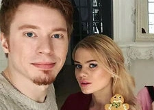 Никита Пресняков отправился с возлюбленной за океан