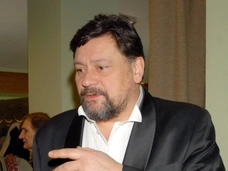 МХТ окончательно попрощался с Назаровым: в спектакле «Лес» его заменит Чонишвили