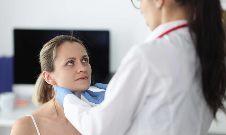 Вакцинация — в списке: 9 правил, которые снизят риск воспаления лимфоузлов на 50% | Источник: iStockphoto/Ivan-balvan