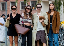 Всегда в моде: 13 вещей, которые есть в гардеробе всех интеллектуалок