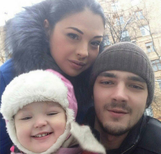 Инна с мужем Иваном и дочерью Машей