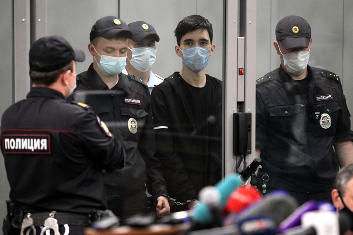 «Помните, как мой сообщник прибил 300 кг человечины»: казанскую школу эвакуируют из-за угроз