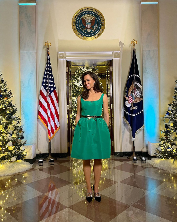 Туфли как у Золушки и новогоднее изумрудное платье: Дженнифер Гарнер в Белом доме
