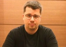 Гарик Харламов навредил себе кухонным ножом