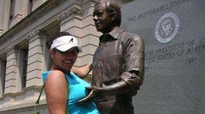 Пранки, шутки и неприличности в городском монументальном искусстве (галерея)