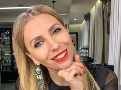 Бондарчук призналась, что сама попросила бывшего любовника выложить фото с обнаженными ягодицами