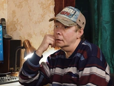 94-летняя мать основателя «Ласкового мая» Сергея Кузнецова обвинила его жену в избиении