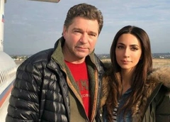 Зара, Сергей Маховиков, Антон и Виктория Макарские встретились с российскими военными в Сирии