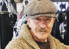 Александр Розенбаум в самолете спас пассажира
