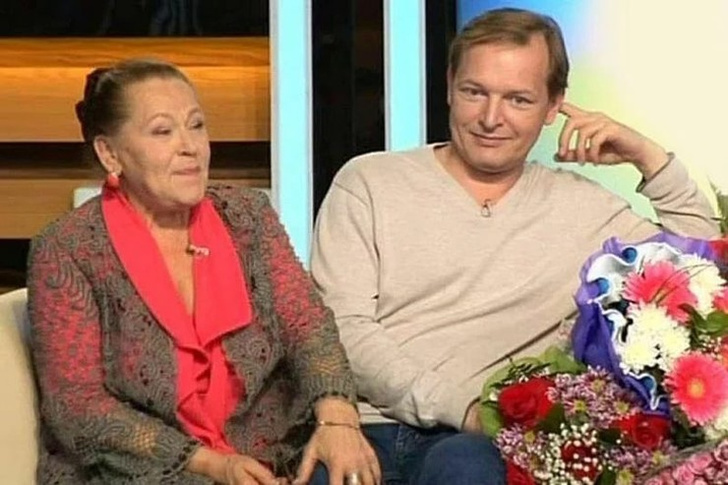 Раиса Рязанова попросила похоронить ее рядом с сыном