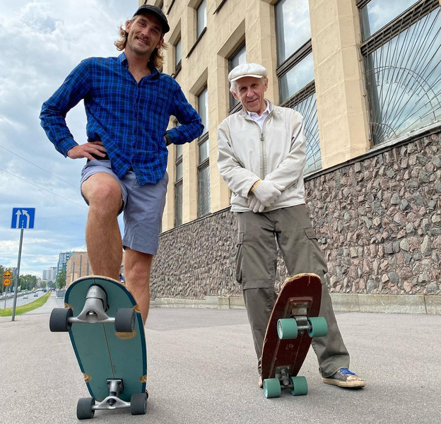 В Интернете набирает популярность видео с 73-летним скейтером из Санкт-Петербурга
