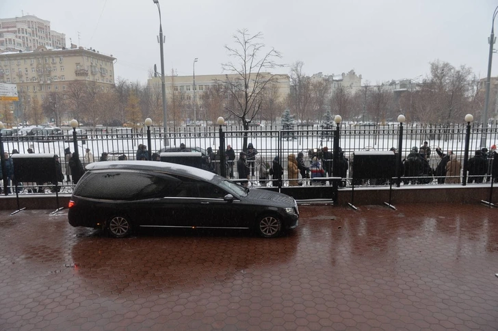 В Москве прощаются с Александром Градским. Прямая трансляция