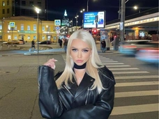 Поцелуй Тюльпановой с новым бойфрендом, честные кадры Кудрявцевой без фотошопа и макияжа. Соцсети звезд
