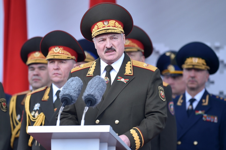 «В этом обезумевшем мире найдутся те, кто осудит нас»: парад Победы в Минске посетили тысячи жителей города