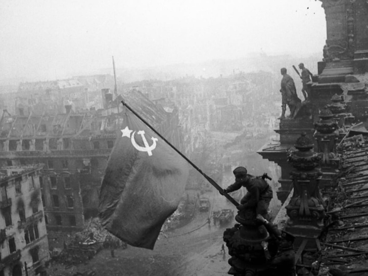 Кто победил фашистов во Второй мировой, по мнению британцев, американцев и немцев