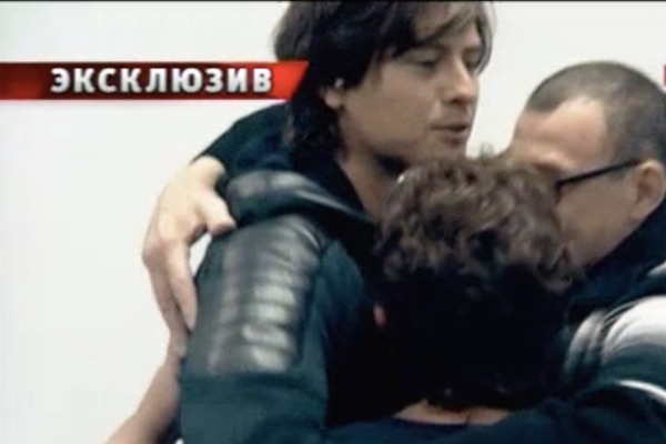 Семья Прохора Шаляпина обнялась перед тем, как расстаться в стенах больницы