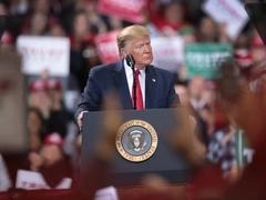 Палата представителей США объявила импичмент Дональду Трампу, и он ответил