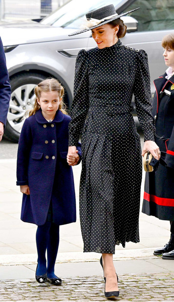 Принцесса Шарлотта и Кейт Миддлтон фото