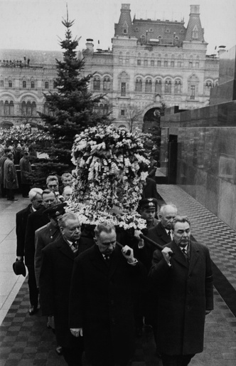 Главный супергерой СССР: трагическая судьба и загадочная смерть Юрия Гагарина