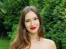 18-летняя дочь Бориса Немцова выходит замуж