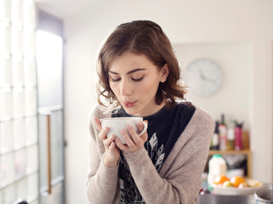 Чем заменить кофе, чтобы лучше спать и меньше нервничать | marieclaire.ru