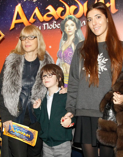 Вера Глаголева с семьей | Источник: Иван Бурняшев