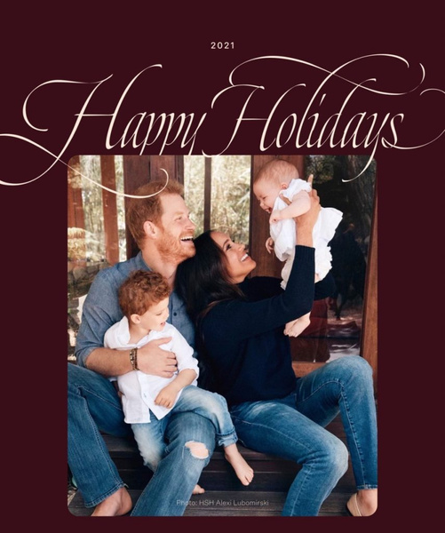Счастье, дети и корги: 15 трогательных рождественских открыток королевской семьи
