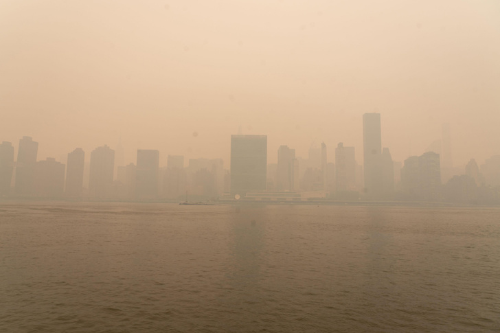 Нью-Йорк заволокло дымом лесных пожаров