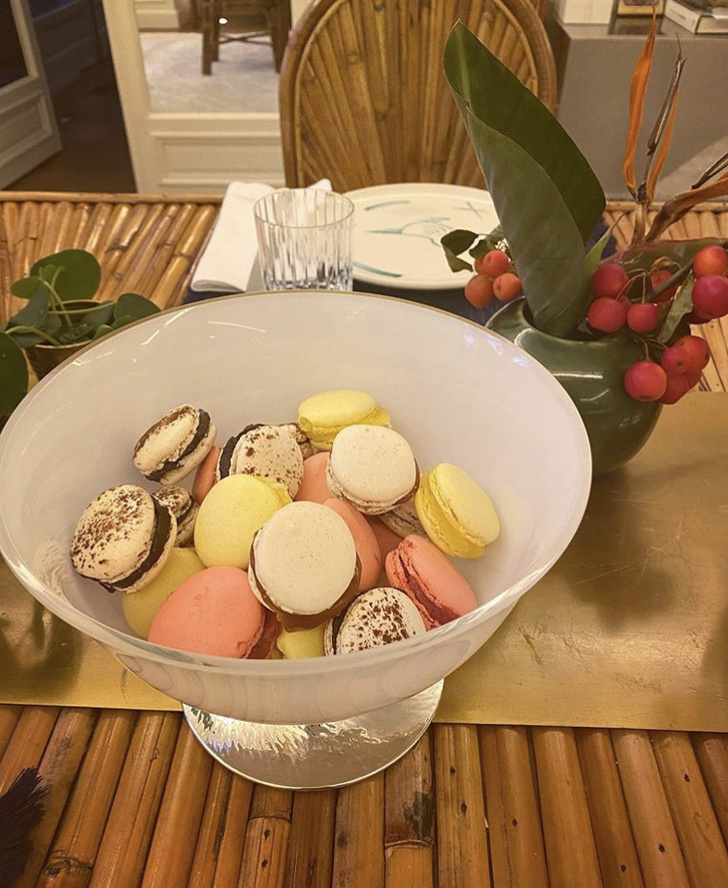Такой вы ее еще не видели: Наталья Водянова готовит французский десерт