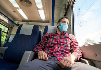 В России отменили обязательное ношение масок в поездах
