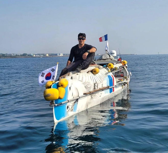 «Нужно стараться находить в жизни хорошее и не сдаваться»: как отважный путешественник из Франции пересекает мир на велосипеде и лодке