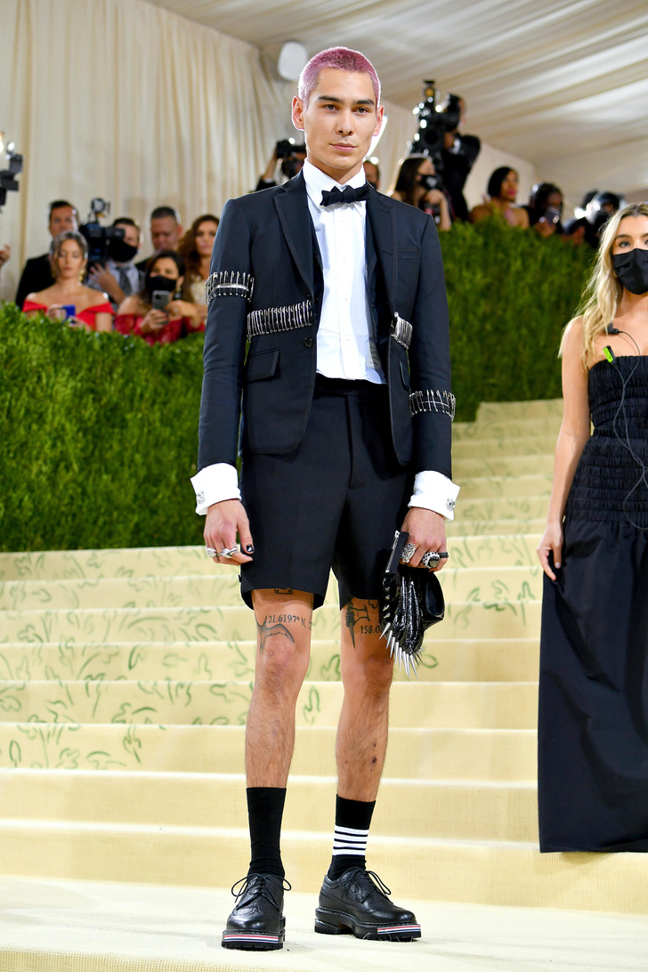 Эван Мок — еще один стильный гость Met Gala 2021, которого вы могли пропустить, но мы это исправим