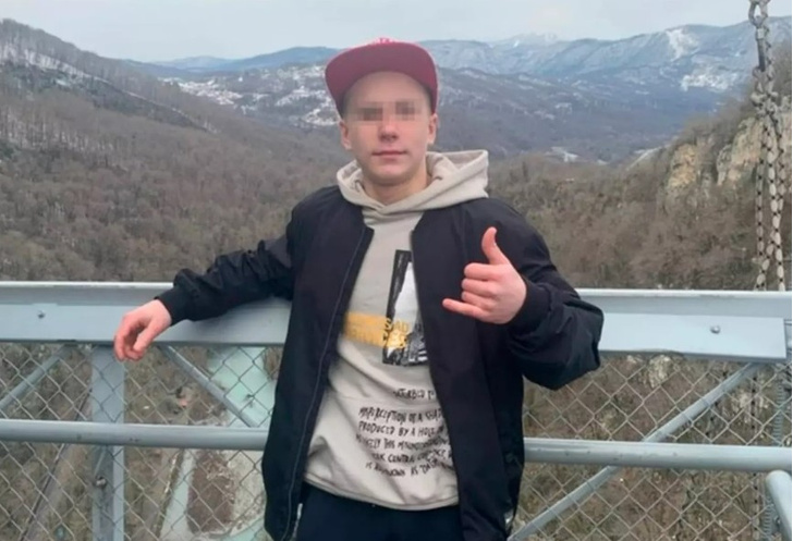 В Петербурге простились с 14-летним хоккеистом Всеволодом Малковым, умершим от удара шайбы в грудь