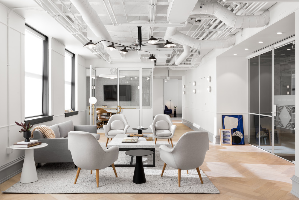 Офис финансовой фирмы в Ванкувере | Источник: Ema Peter Photography /v2com