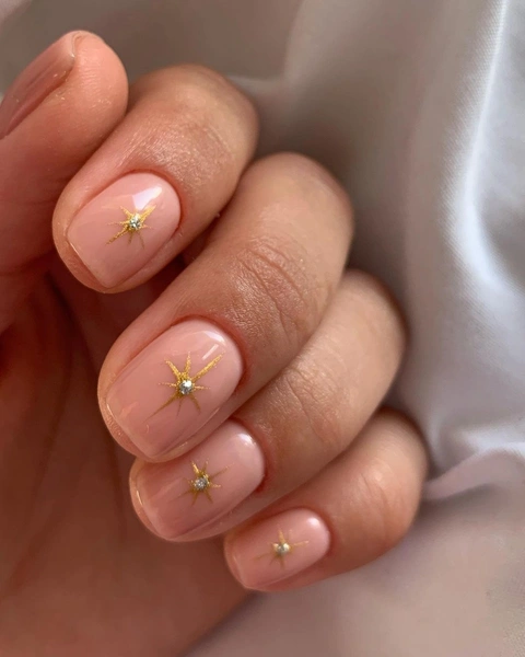 Модный маникюр для коротких ногтей: самые простые дизайны этого сезона 💅