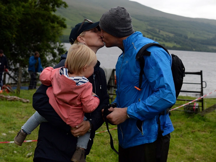 Зара, Миа и Майк Тиндолл в Шотландии, 11 июля 2015