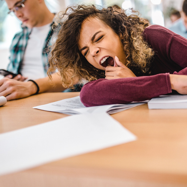 Не зевай: 5 способов не уснуть на учебе
