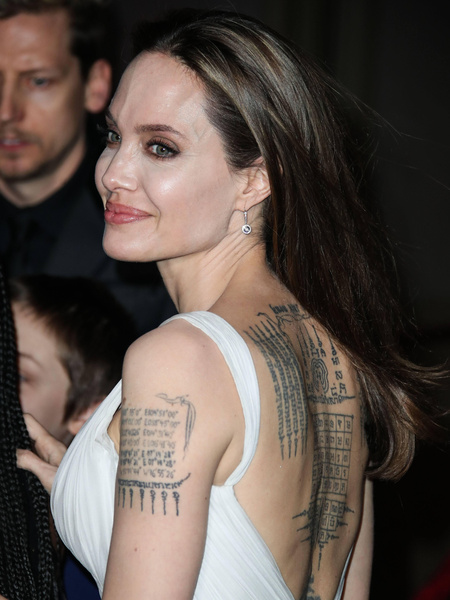 Гид по стилю: 5 бьюти-фишек Анджелины Джоли
