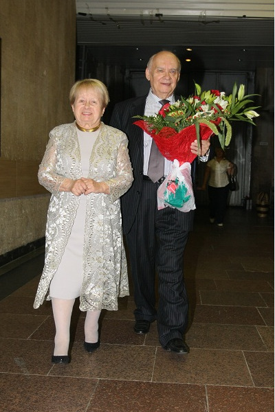 Добронравов с женой Александрой Пахмутовой