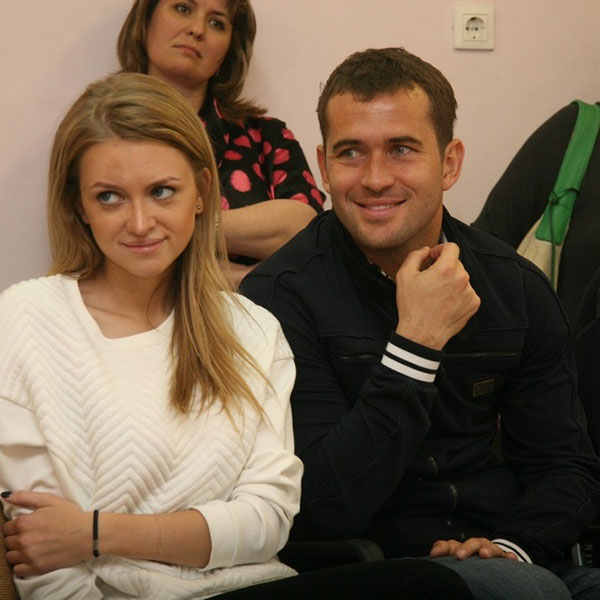Александр Кержаков и Милана Тюльпанова на одном из мероприятий своего фонда
