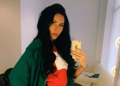 Элина Камирен устроила сексуальную провокацию