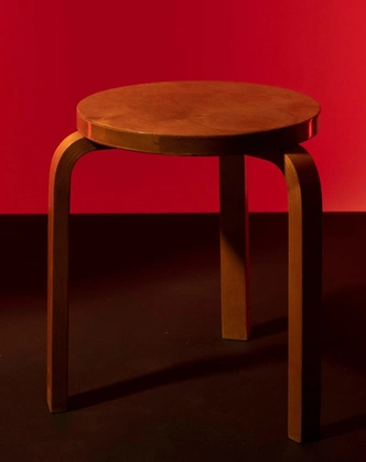 Табурет Stool 60, Алвар Аалто, 1933. | Источник: © Artek 2nd Cycle