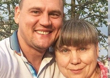 Мама Степана Меньщикова умоляет его не бросать папу в беде