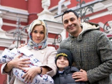 Стас и Юлия Костюшкины крестили сына